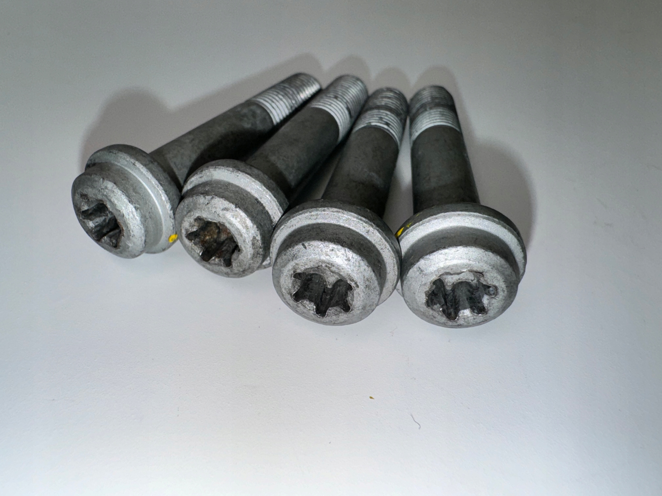 16620076553